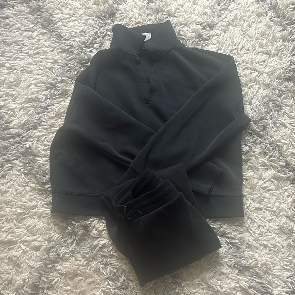 Womens All in Motion airy sleek black jogger and top set